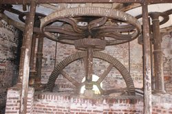 Mécanisme d\'un ancien moulin sur l\'Eaulne - Ancourt